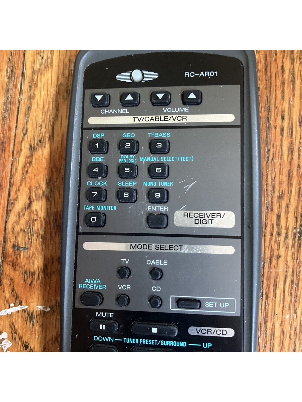 Aiwa RC-8AR01 TV/Cable/VCR Remote Control In near Pristine Condition.